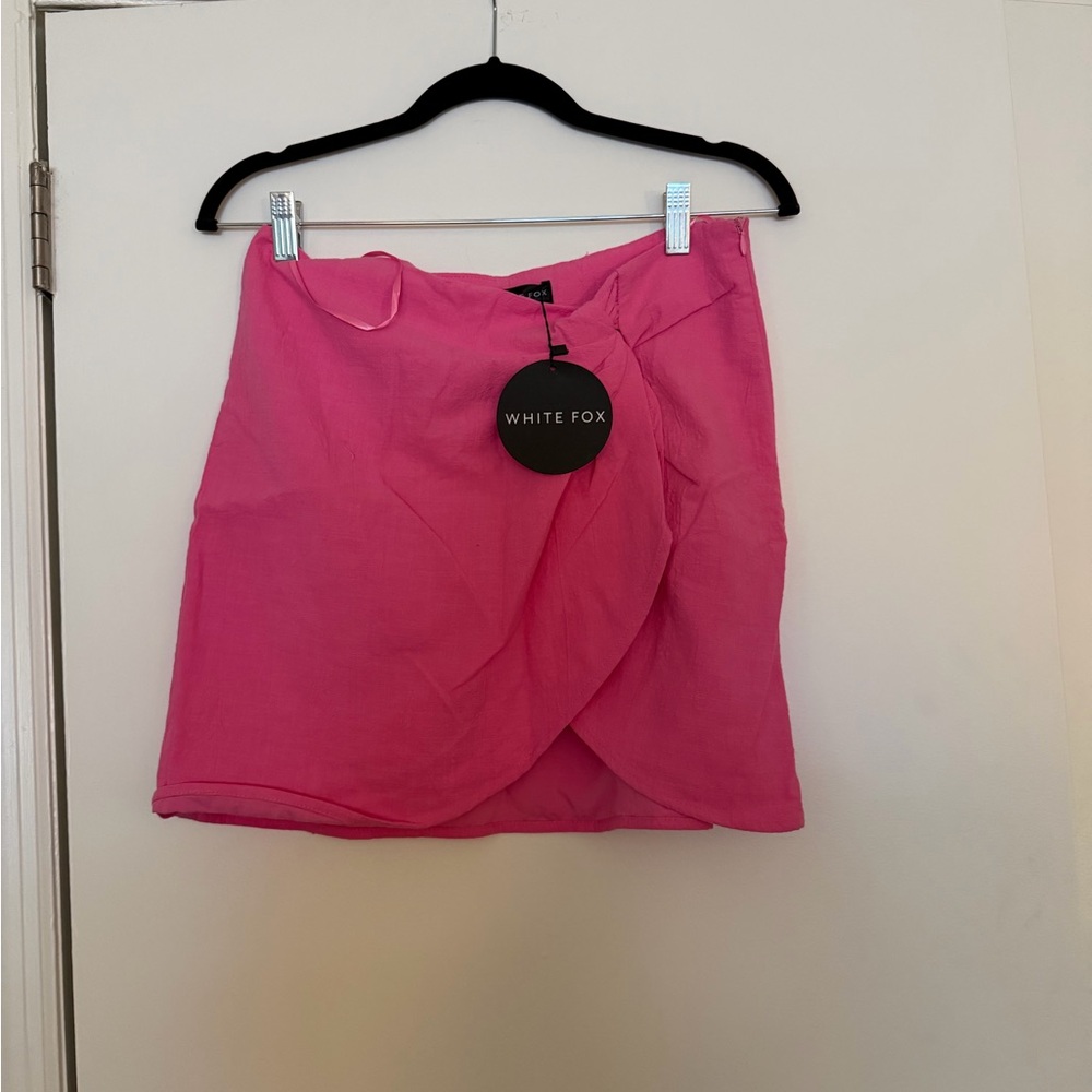 NWT White Fox Boutique Hot Pink Mini Skirt
